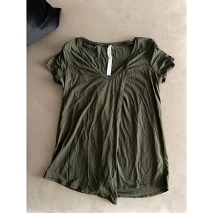 Lululemon t shirt